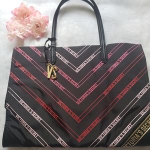 VICTORIA SECRET TOTE